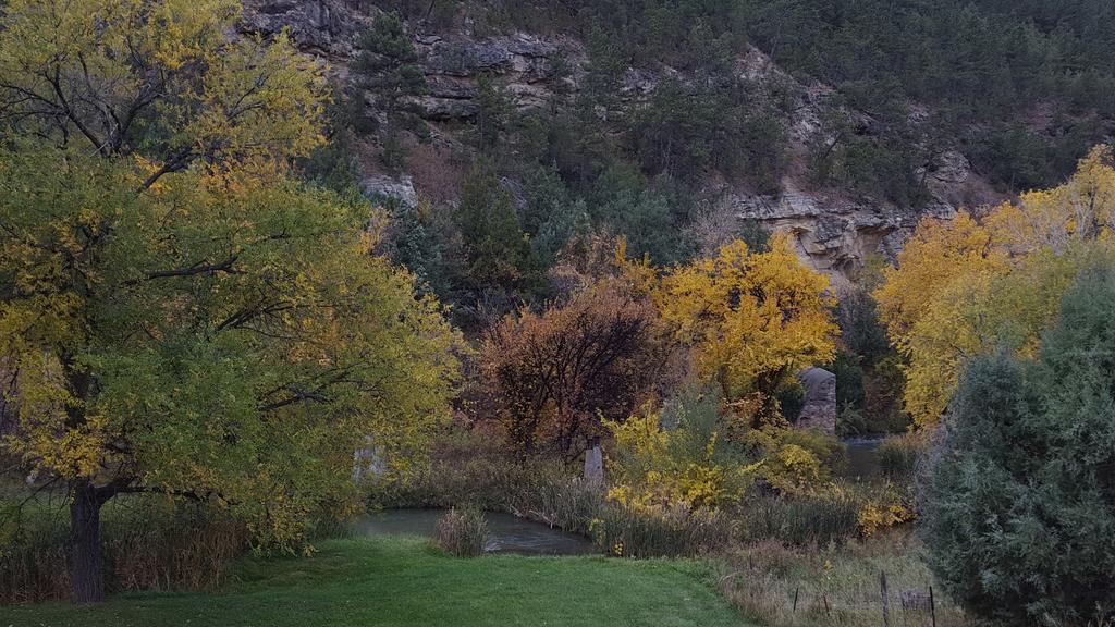 River Falls Lodging -Black Hills, South Dakota Hot Springs Buitenkant foto